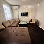 Villa Lea Hause With Swimming Pool,jacuzzi In Vitosha Montain And Free Parking Sofia