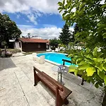 Villa Lea Hause With Swimming Pool,jacuzzi In Vitosha Montain And Free Parking Sofia