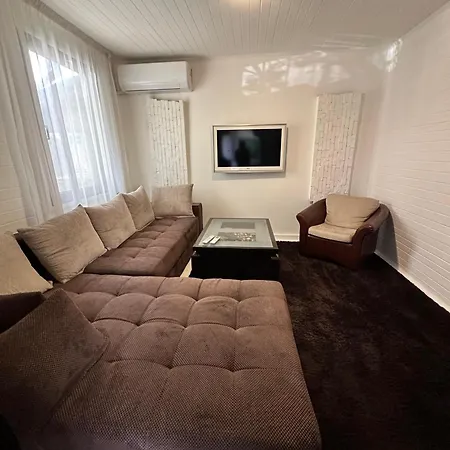 Villa Lea Hause With Swimming Pool,jacuzzi In Vitosha Montain And Free Parking Sofya